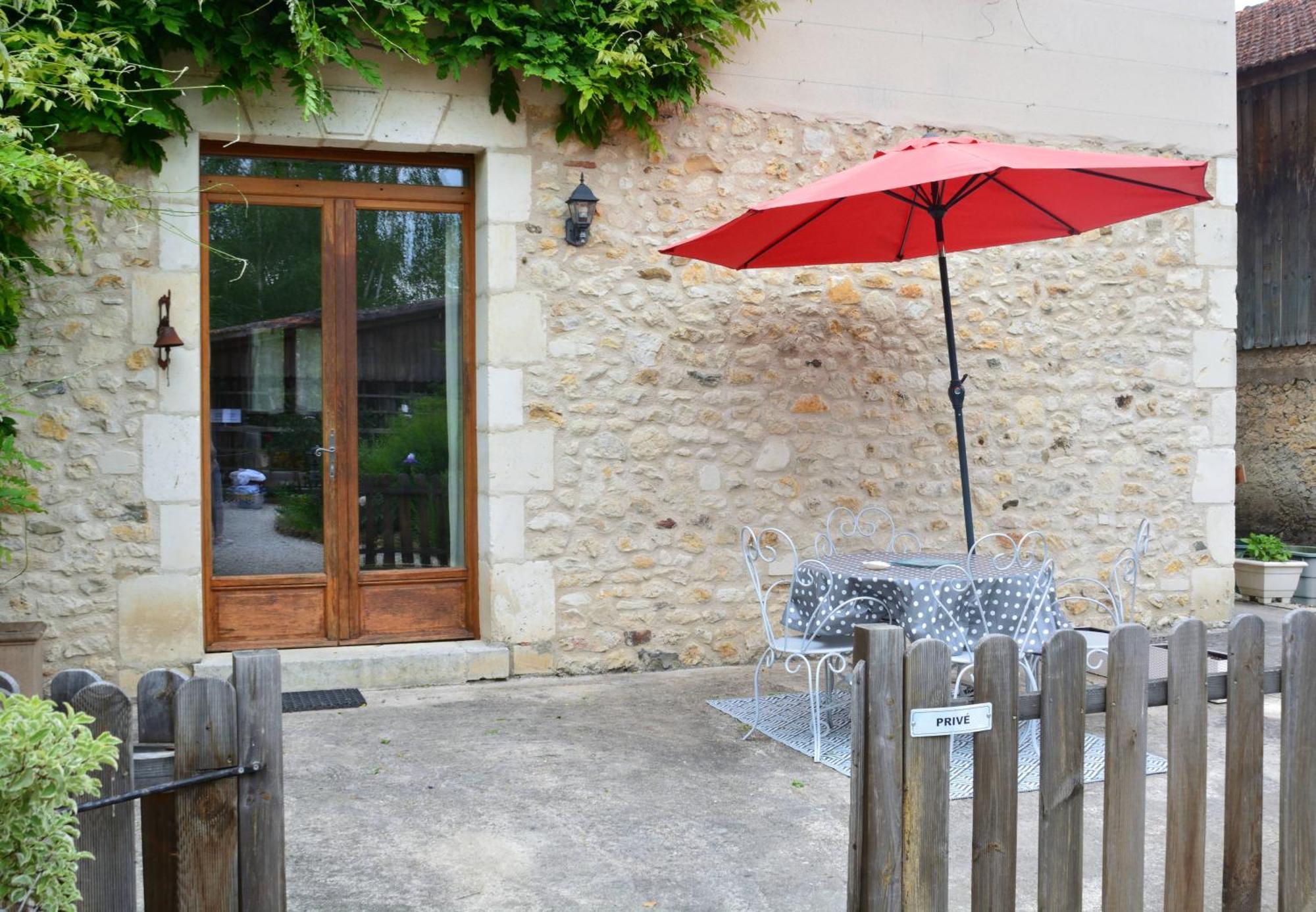 Gites Le Clos Du Verger Maurens  Buitenkant foto