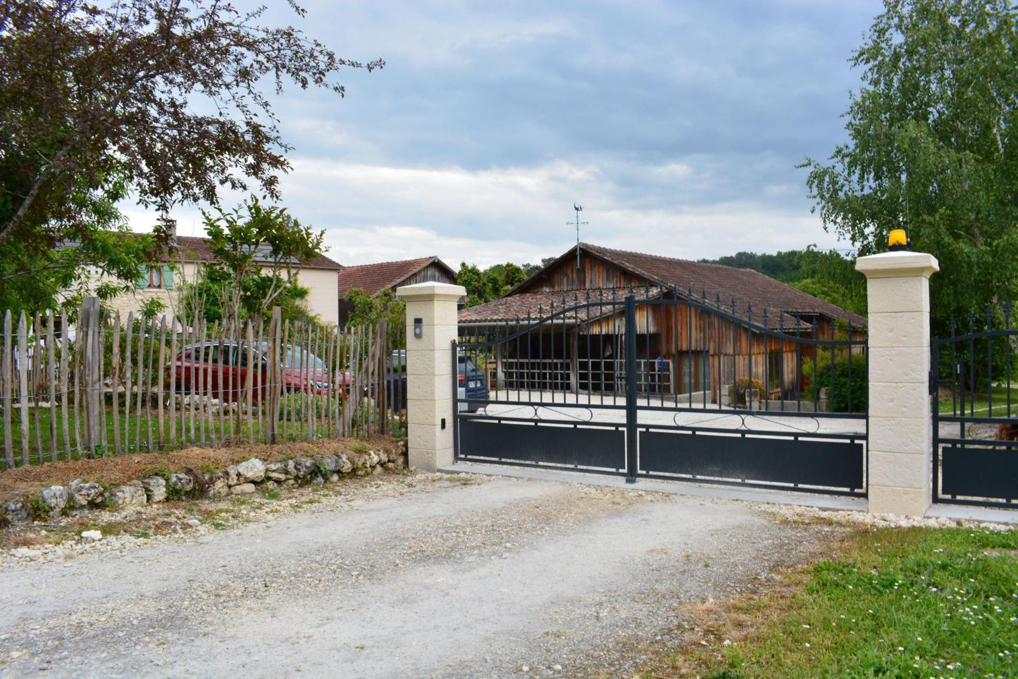 Gites Le Clos Du Verger Maurens  Buitenkant foto